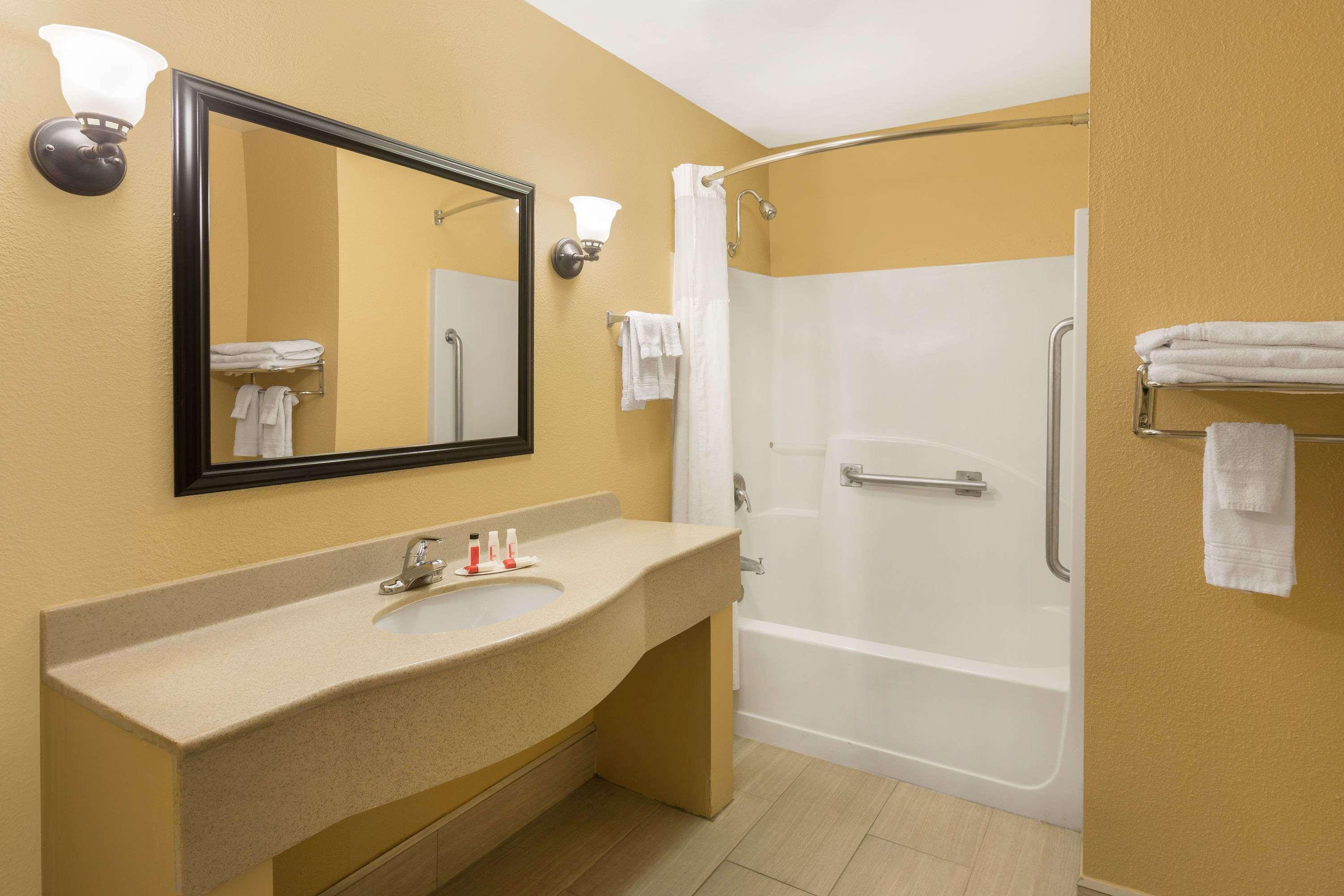 Howard Johnson By Wyndham Chattanooga Lookout Mountain I-24 Exterior photo