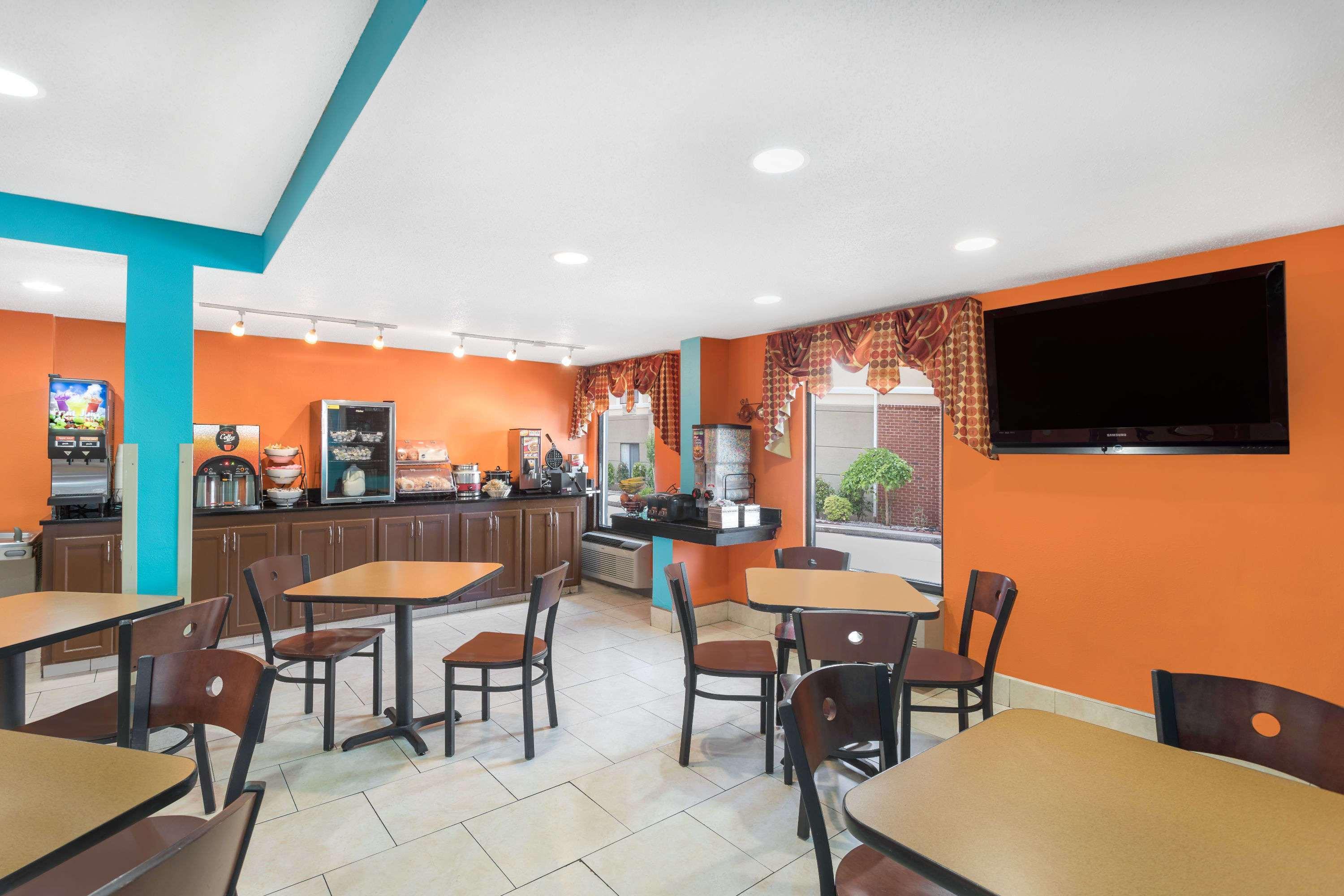 Howard Johnson By Wyndham Chattanooga Lookout Mountain I-24 Exterior photo