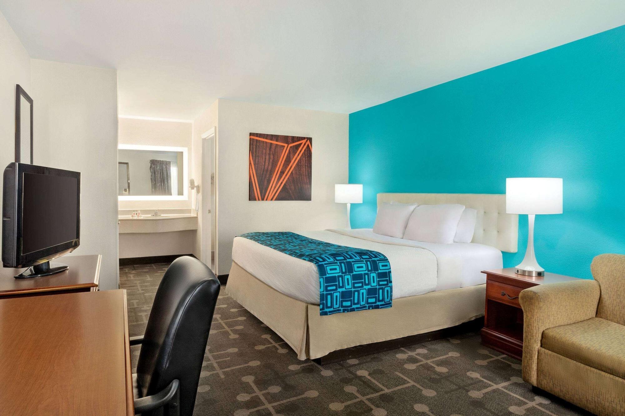 Howard Johnson By Wyndham Chattanooga Lookout Mountain I-24 Exterior photo