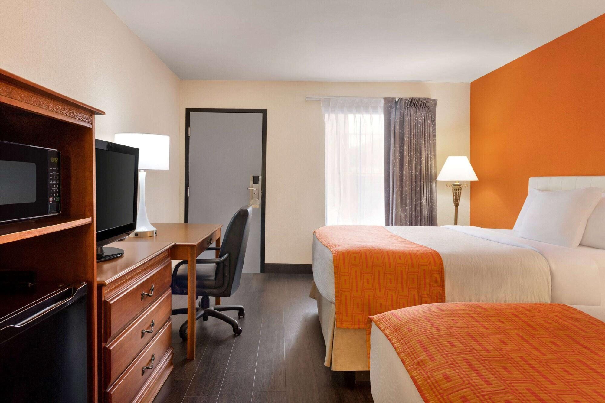 Howard Johnson By Wyndham Chattanooga Lookout Mountain I-24 Exterior photo