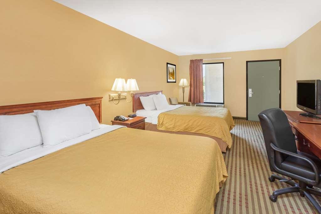 Howard Johnson By Wyndham Chattanooga Lookout Mountain I-24 Room photo