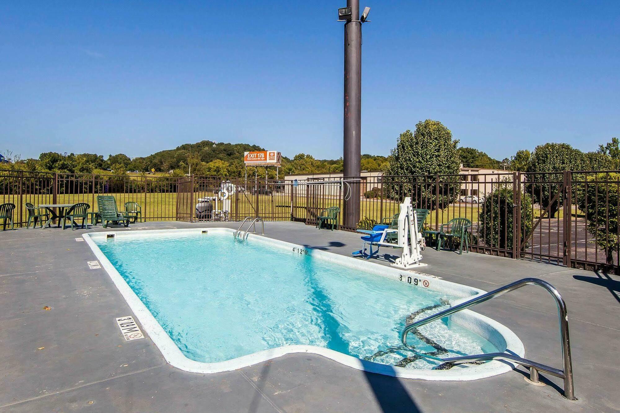Howard Johnson By Wyndham Chattanooga Lookout Mountain I-24 Exterior photo